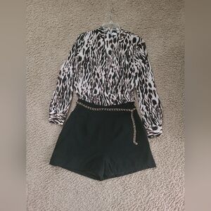 Jennifer Lopez Animal Print Long Sleeve romper Shorts with Belt. SIZE 8